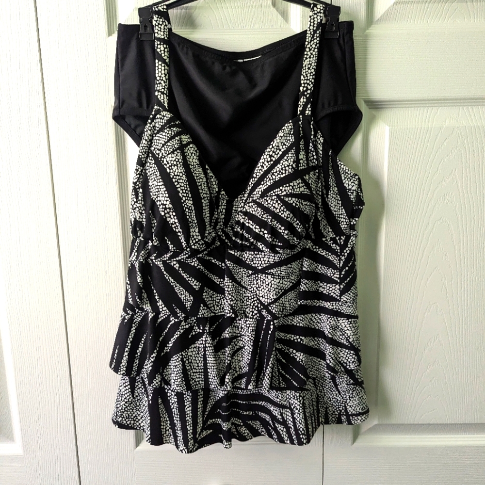 Paradise Bay Swim Tankini and Bottoms Set Size 18